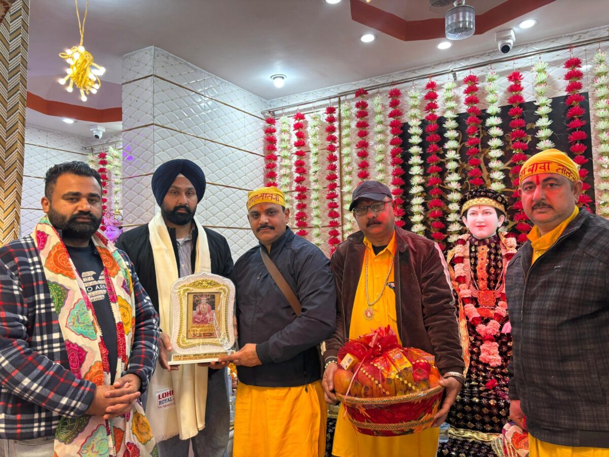 ਪਾਹੜਾ ਵੱਲੋਂ ਬਾਵਾ ਲਾਲ ਦਿਆਲ ਮੰਦਿਰ ਨੂੰ ਜਾਣ ਵਾਲੀ ਗਲੀ ਵਿੱਚ 7 ਲੱਖ ਰੁਪਏ ਦੀ ਲਾਗਤ ਨਾਲ ਇੱਕ ਗੇਟ ਬਣਾਉਣ ਦਾ ਐਲਾਨ