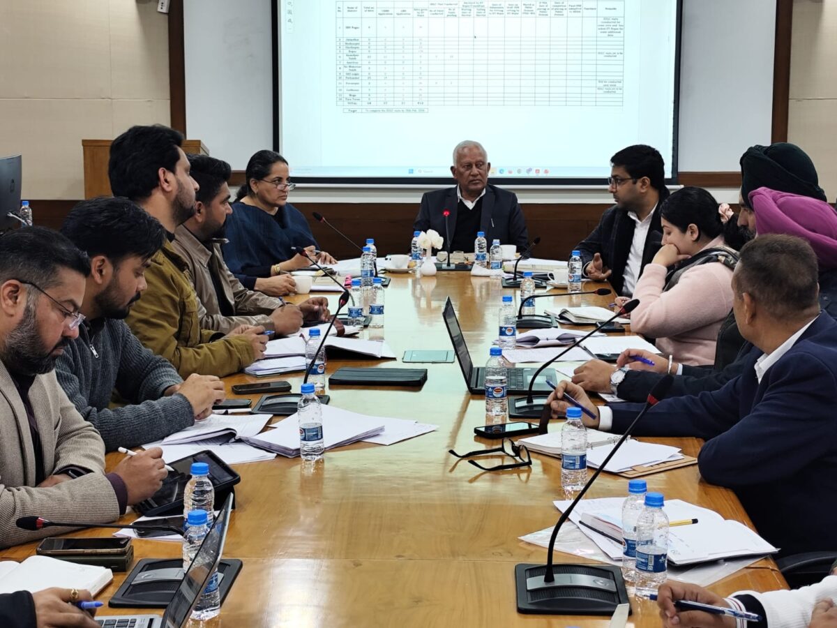 ਬਰਿੰਦਰ ਕੁਮਾਰ ਗੋਇਲ ਵੱਲੋਂ ਲੀਗਲ ਮਾਈਨਿੰਗ ਸਾਈਟਾਂ ਸਬੰਧੀ ਸਾਰੀਆਂ ਪ੍ਰਵਾਨਗੀਆਂ ਤੁਰੰਤ ਜਾਰੀ ਕਰਨ ਅਤੇ ਗ਼ੈਰ-ਕਾਨੂੰਨੀ ਮਾਈਨਿੰਗ ਵਿਰੁੱਧ ਸਖ਼ਤ ਕਾਰਵਾਈ ਦੇ ਨਿਰਦੇਸ਼