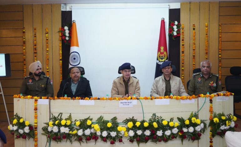 ਗੈਂਗਸਟਰਾਂ ‘ਤੇ ਵਾਰ: ਡੀਜੀਪੀ ਪੰਜਾਬ ਨੇ ਸਰਹੱਦੀ ਜ਼ਿਲ੍ਹਿਆਂ ਵਿੱਚ ਗੈਂਗਸਟਰਾਂ ਵਿਰੁੱਧ ਚੱਲ ਰਹੀਆਂ ਕਾਰਵਾਈਆਂ ਦੀ ਕੀਤੀ ਸਮੀਖਿਆ