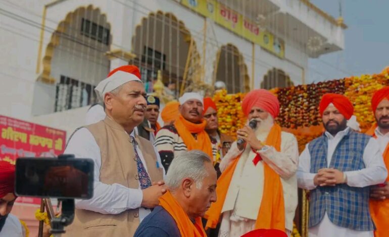 ਹਲਕਾ ਇੰਚਾਰਜ ਰਮਨ ਬਹਿਲ ਅਤੇ ਸ਼ਮਸ਼ੇਰ ਸਿੰਘ ਵੱਲੋਂ ਸ਼ੋਭਾ ਯਾਤਰਾ ਵਿੱਚ ਨਤਮਸਤਕ ਹੋ ਕੇ ਲਿਆ ਆਸ਼ੀਰਵਾਦ