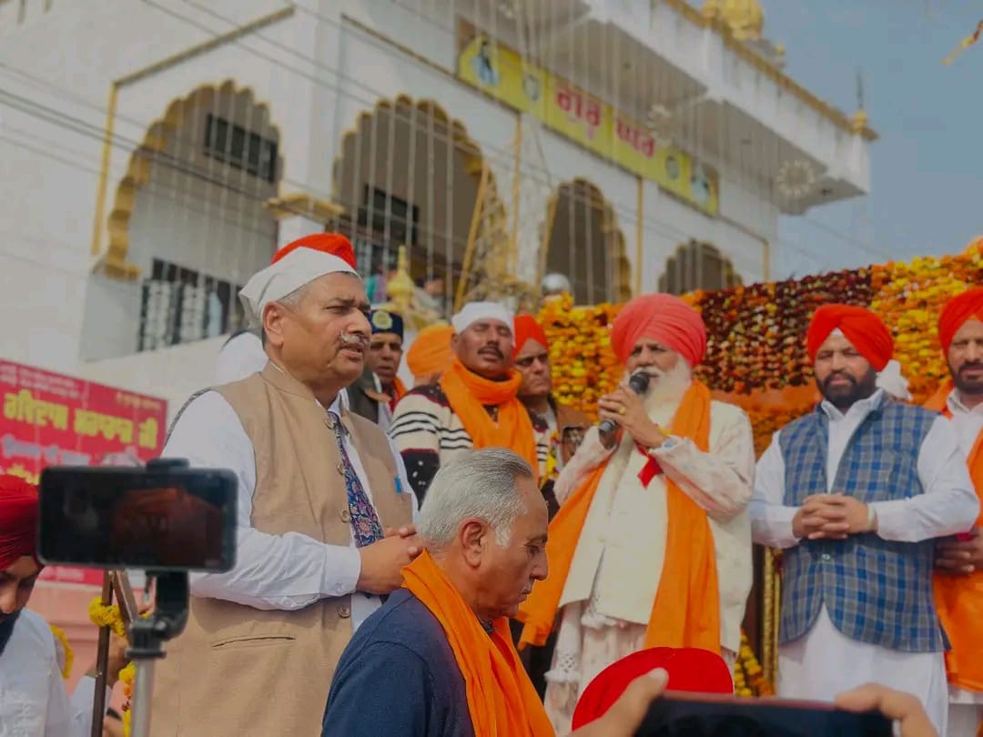 ਹਲਕਾ ਇੰਚਾਰਜ ਰਮਨ ਬਹਿਲ ਅਤੇ ਸ਼ਮਸ਼ੇਰ ਸਿੰਘ ਵੱਲੋਂ ਸ਼ੋਭਾ ਯਾਤਰਾ ਵਿੱਚ ਨਤਮਸਤਕ ਹੋ ਕੇ ਲਿਆ ਆਸ਼ੀਰਵਾਦ