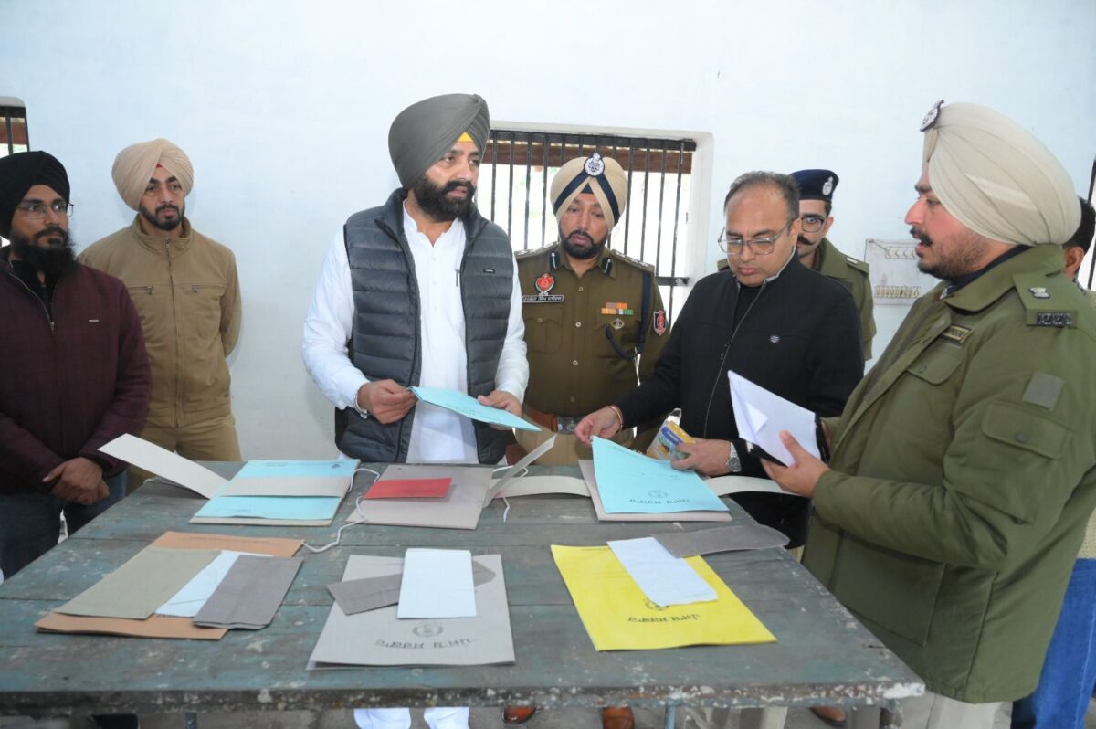 ਜੇਲ੍ਹ ਮੰਤਰੀ ਲਾਲਜੀਤ ਸਿੰਘ ਭੁੱਲਰ ਵੱਲੋਂ ਪਟਿਆਲਾ ਅਤੇ ਨਾਭਾ ਜੇਲ੍ਹਾਂ ਦਾ ਅਚਨਚੇਤ ਨਿਰੀਖਣ