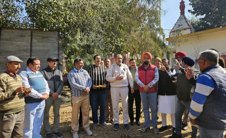 20 ਲੱਖ ਰੂਪਏ ਦੀ ਲਾਗਤ ਨਾਲ ਗਊਆਂ ਲਈ ਬਣੀ ਨਵੀਂ ਸ਼ੈਡ ਦਾ ਪਿਆ ਲੈਂਟਰ