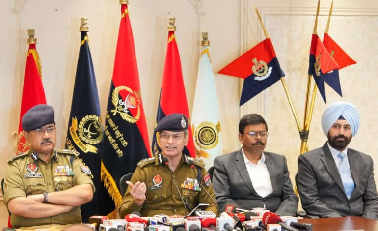 ਗੈਂਗਸਟਰਾਂ ਤੇ ਵਾਰ’: ਮੁੱਖ ਮੰਤਰੀ ਭਗਵੰਤ ਮਾਨ ਦੀ ਅਗਵਾਈ ਵਾਲੀ ਪੰਜਾਬ ਸਰਕਾਰ ਨੇ ਲੋੜੀਂਦੇ ਅਪਰਾਧੀਆਂ ਨੂੰ ਕਾਬੂ ਕਰਨ ਲਈ ’ਆਪਰੇਸ਼ਨ ਪ੍ਰਹਾਰ-2’ ਕੀਤਾ ਲਾਂਚ