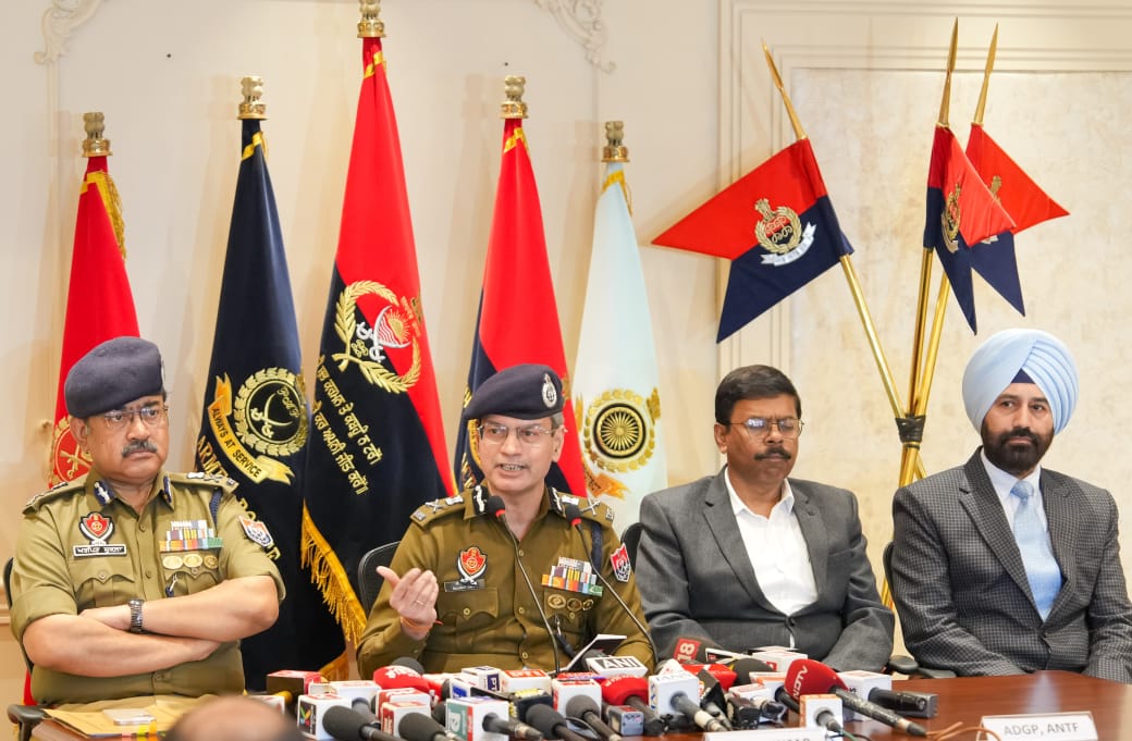 ਗੈਂਗਸਟਰਾਂ ਤੇ ਵਾਰ’: ਮੁੱਖ ਮੰਤਰੀ ਭਗਵੰਤ ਮਾਨ ਦੀ ਅਗਵਾਈ ਵਾਲੀ ਪੰਜਾਬ ਸਰਕਾਰ ਨੇ ਲੋੜੀਂਦੇ ਅਪਰਾਧੀਆਂ ਨੂੰ ਕਾਬੂ ਕਰਨ ਲਈ ’ਆਪਰੇਸ਼ਨ ਪ੍ਰਹਾਰ-2’ ਕੀਤਾ ਲਾਂਚ