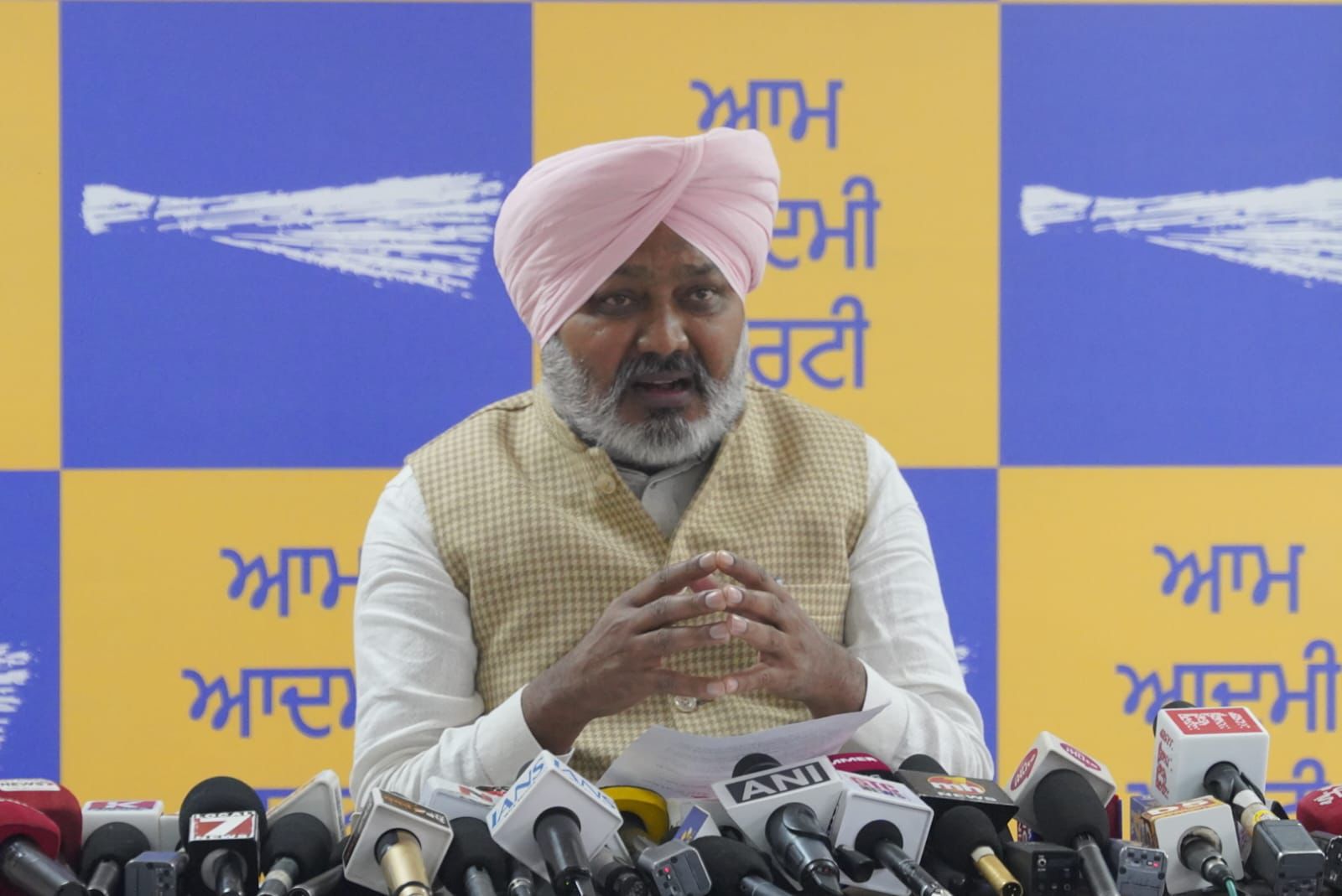 ਭਗਵੰਤ ਮਾਨ ਸਰਕਾਰ ਦੀ ‘ਯੁੱਧ ਨਸ਼ਿਆਂ ਵਿਰੁੱਧ’ ਰੰਗ ਲਿਆ ਰਹੀ ਹੈ,ਤਸਕਰ ਹੁਣ ਹਰਿਆਣਾ ਨੂੰ ਆਪਣਾ ਨਵਾਂ ਅੱਡਾ ਬਣਾ ਰਹੇ ਹਨ: ਹਰਪਾਲ ਸਿੰਘ ਚੀਮਾ