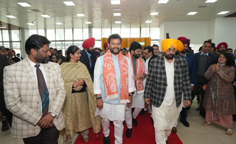 ਮੁੱਖ ਮੰਤਰੀ ਭਗਵੰਤ ਸਿੰਘ ਮਾਨ ਵੱਲੋਂ ਪ੍ਰਧਾਨ ਮੰਤਰੀ ਨੂੰ ਹਲਵਾਰਾ ਹਵਾਈ ਅੱਡੇ ਦਾ ਨਾਂ ਸ਼ਹੀਦ ਕਰਤਾਰ ਸਿੰਘ ਸਰਾਭਾ ਦੇ ਨਾਂ ‘ਤੇ ਰੱਖਣ ਦੀ ਅਪੀਲ