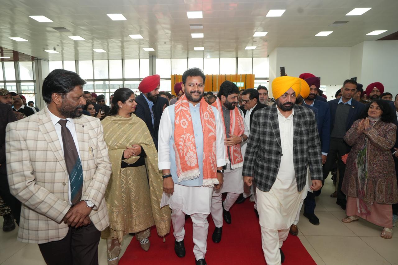 ਮੁੱਖ ਮੰਤਰੀ ਭਗਵੰਤ ਸਿੰਘ ਮਾਨ ਵੱਲੋਂ ਪ੍ਰਧਾਨ ਮੰਤਰੀ ਨੂੰ ਹਲਵਾਰਾ ਹਵਾਈ ਅੱਡੇ ਦਾ ਨਾਂ ਸ਼ਹੀਦ ਕਰਤਾਰ ਸਿੰਘ ਸਰਾਭਾ ਦੇ ਨਾਂ ‘ਤੇ ਰੱਖਣ ਦੀ ਅਪੀਲ