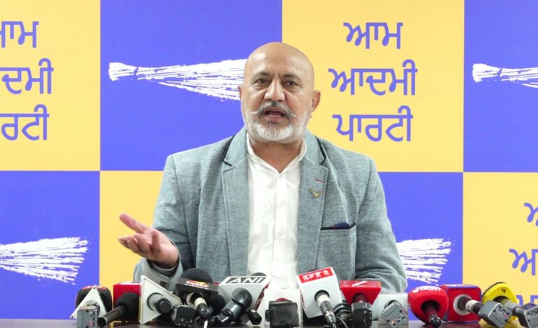 ਬਿੱਟੂ ਨੇ ਕਾਂਗਰਸ-ਅਕਾਲੀ ਗਠਜੋੜ ਦੀ ਸਿਆਸਤ ਨੂੰ ਕੀਤਾ ਬੇਨਕਾਬ,ਮਾਨ ਨੇ ਸੱਤਾ ਦੇ ਭ੍ਰਿਸ਼ਟ ਗਠਜੋੜ ਨੂੰ ਤੋੜਿਆ: ਬਲਤੇਜ ਪੰਨੂ