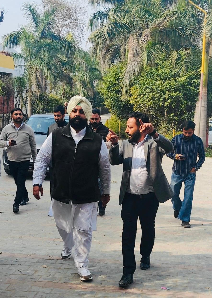 ਸਿੱਖਿਆ ਮੰਤਰੀ ਹਰਜੋਤ ਸਿੰਘ ਬੈਂਸ ਵੱਲੋਂ ਪਟਿਆਲਾ ਦੇ ਸਕੂਲ ਆਫ਼ ਐਮੀਨੈਂਸ ਦਾ ਅਚਨਚੇਤ ਦੌਰਾ, ਬੁਨਿਆਦੀ ਢਾਂਚੇ ਦਾ ਲਿਆ ਜਾਇਜ਼ਾ