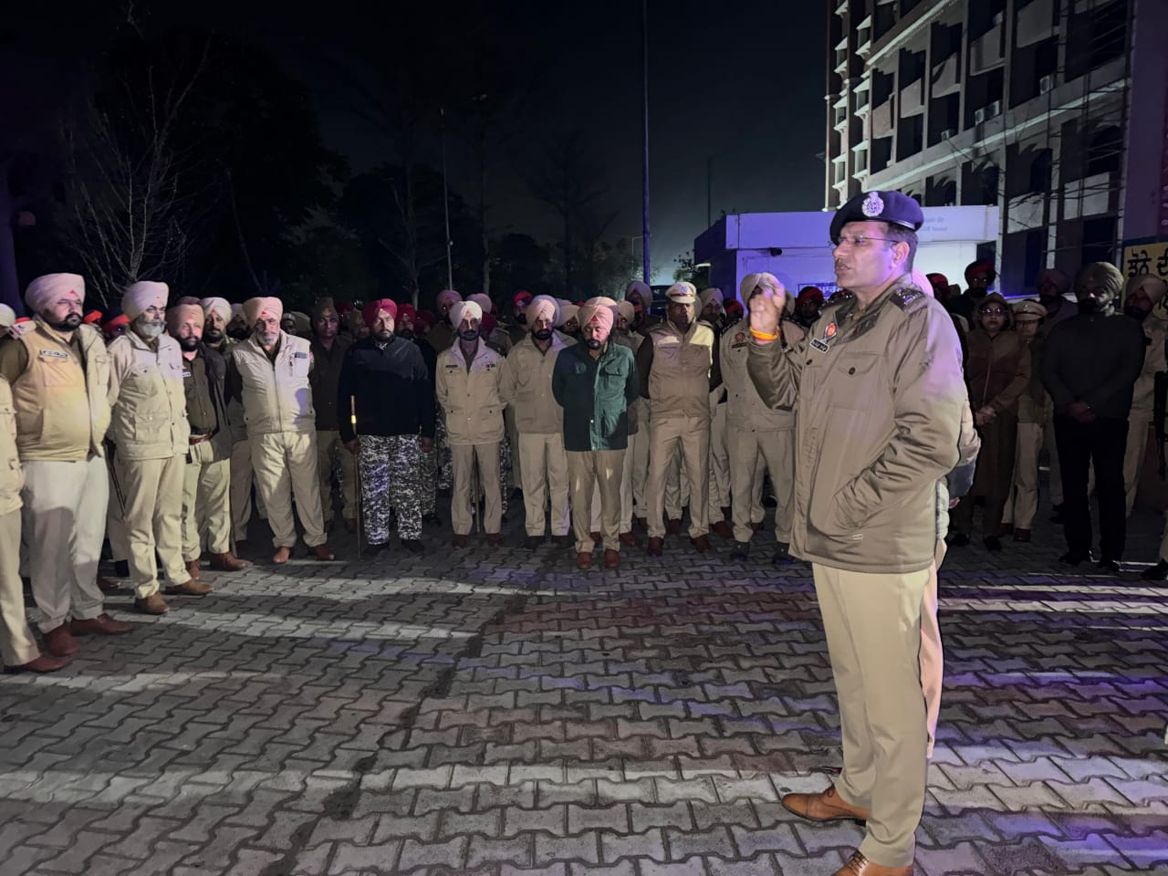 ‘ਗੈਂਗਸਟਰਾਂ ‘ਤੇ ਵਾਰ’: ‘ਆਪਰੇਸ਼ਨ ਪ੍ਰਹਾਰ-2’ ਦੇ ਦੂਜੇ ਦਿਨ 1600 ਤੋਂ ਵੱਧ ਵਿਅਕਤੀਆਂ ਨੂੰ ਕੀਤਾ ਗ੍ਰਿਫ਼ਤਾਰ