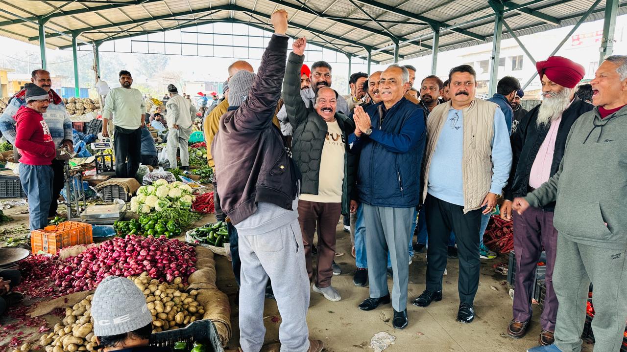 ਰਮਨ ਬਹਿਲ ਨੇ ਗੁਰਦਾਸਪੁਰ ਸਬਜ਼ੀ ਮੰਡੀ ਨੂੰ ਦਿੱਤੀ ਵੱਡੀ ਸੌਗਾਤ; 1.05 ਕਰੋੜ ਦਾ ਨਵਾਂ ਸਟੀਲ ਸ਼ੈੱਡ ਮੁਕੰਮਲ, ਹੁਣ ਲੱਗਣਗੀਆਂ ਲਾਈਟਾਂ