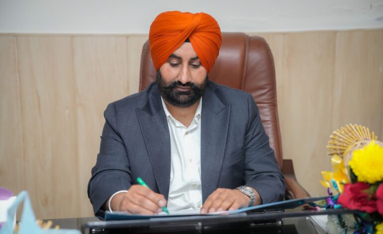 ਗੁਰਸ਼ਰਨ ਸਿੰਘ ਛੀਨਾ ਨੇ ਸਿਹਤ ਮੰਤਰੀ ਡਾ. ਬਲਬੀਰ ਸਿੰਘ ਦੀ ਮੌਜੂਦਗੀ ‘ਚ ਪੰਜਾਬ ਹੈਲਥ ਸਿਸਟਮਜ਼ ਕਾਰਪੋਰੇਸ਼ਨ ਦੇ ਚੇਅਰਮੈਨ ਵਜੋਂ ਕਾਰਜਭਾਰ ਸੰਭਾਲਿਆ