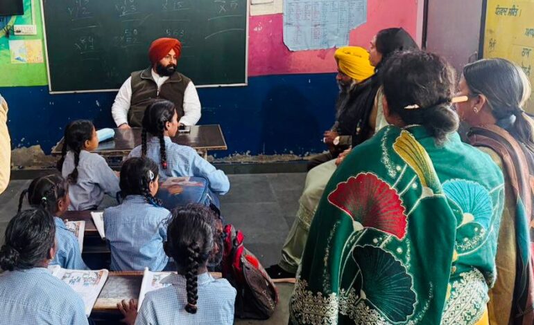 ਭਗਵੰਤ ਮਾਨ ਸਰਕਾਰ ਨੇ ‘ਸਿੱਖਿਆ ਕ੍ਰਾਂਤੀ’ ਨੂੰ ਹੋਰ ਮਜ਼ਬੂਤ ਕਰਨ ਲਈ ਸਖ਼ਤ ਜਵਾਬਦੇਹੀ ਕੀਤੀ ਤੈਅ , 6 ਅਧਿਆਪਕਾਂ ਨੂੰ ਕਾਰਨ ਦੱਸੋ ਨੋਟਿਸ ਕੀਤੇ ਜਾਰੀ