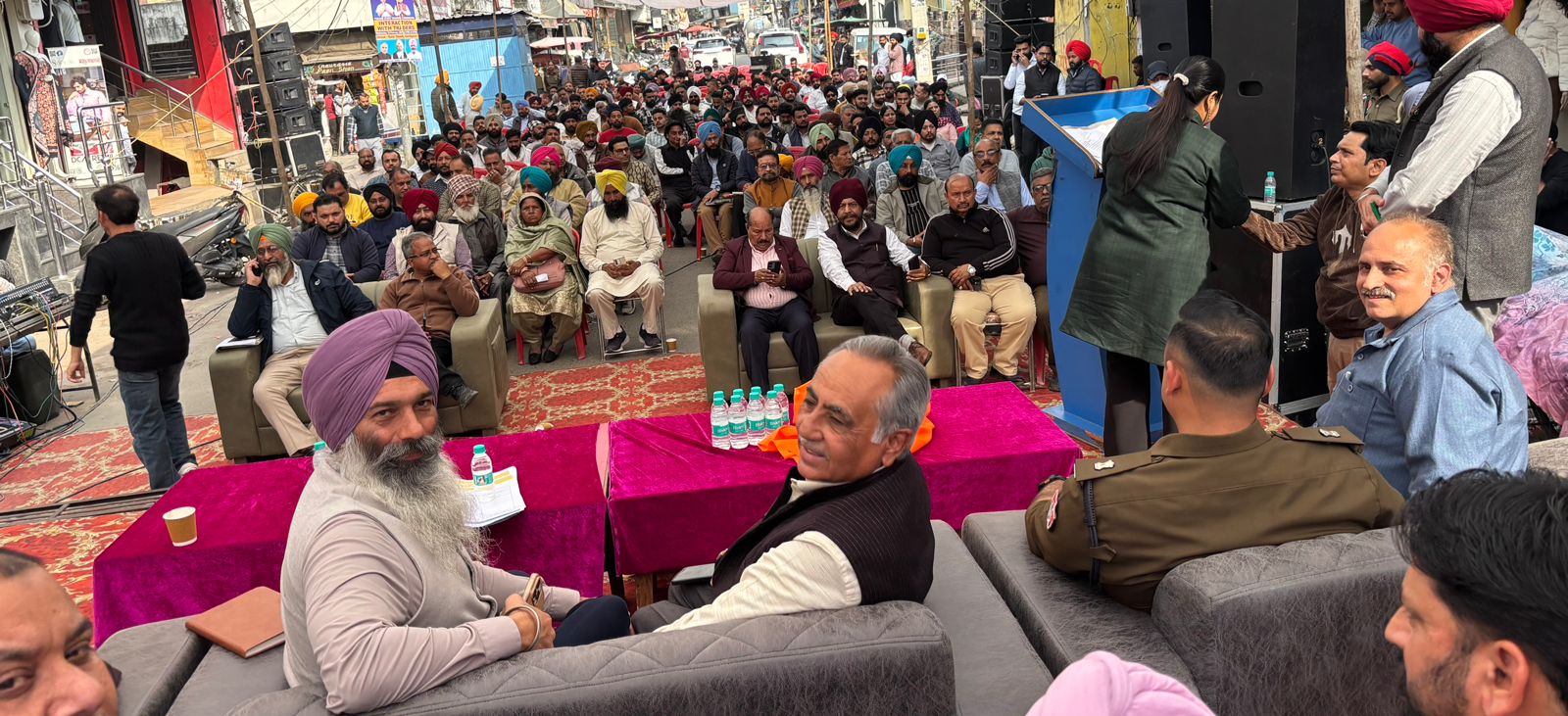 ਗੁਰਦਾਸਪੁਰ-ਵਪਾਰੀਆਂ ਦੀਆਂ ਮੁਸ਼ਕਿਲਾਂ ਦੇ ਤੁਰੰਤ ਹੱਲ ਲਈ ਪੰਜਾਬ ਰਾਜ ਵਪਾਰੀ ਕਮਿਸ਼ਨ ਮੈਦਾਨ ‘ਚ; ਰਮਨ ਬਹਿਲ ਤੇ ਸਿਮਰਜੀਤ ਸਿੰਘ ਨੇ ਸੁਣੀਆਂ ਦੁਕਾਨਦਾਰਾਂ ਦੀਆਂ ਸਮੱਸਿਆਵਾਂ”