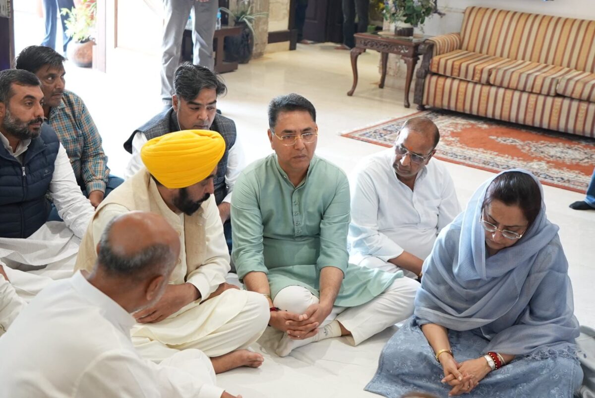 ਮੁੱਖ ਮੰਤਰੀ ਭਗਵੰਤ ਸਿੰਘ ਮਾਨ ਨੇ ਸੰਦੀਪ ਗਿਲਹੋਤਰਾ ਦੇ ਪਰਿਵਾਰ ਨਾਲ ਦੁੱਖ ਸਾਂਝਾ ਕੀਤਾ