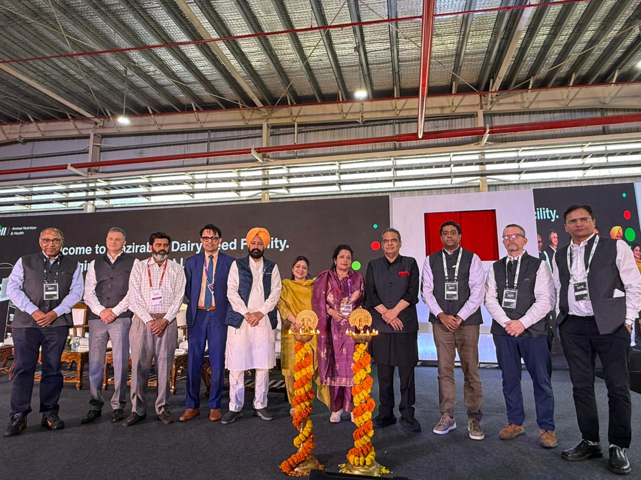 ਕੈਬਿਨੇਟ ਮੰਤਰੀ ਸੰਜੀਵ ਅਰੋੜਾ ਵੱਲੋਂ ਵਜ਼ੀਰਾਬਾਦ, ਮੰਡੀ ਗੋਬਿੰਦਗੜ੍ਹ ਵਿਖੇ ਕਾਰਗਿਲ ਦੇ ਦੱਖਣੀ ਏਸ਼ੀਆ ਦੇ ਸਭ ਤੋਂ ਵੱਡੇ ਪਸ਼ੂ ਚਾਰੇ ਦੇ ਨਿਰਮਾਣ ਪਲਾਂਟ ਦਾ ਉਦਘਾਟਨ