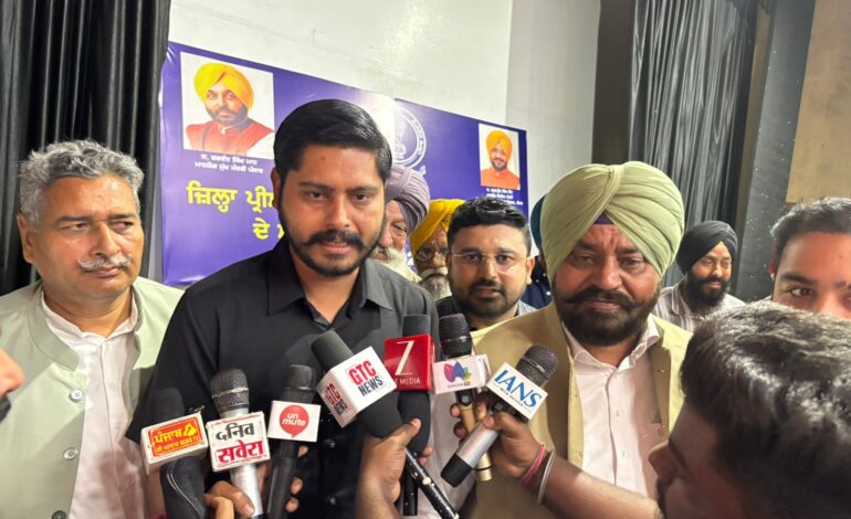 ਵਿਰੋਧੀ ਪਾਰਟੀਆਂ ਨੇ ਸ਼ਹੀਦ ਹੋਏ ਪੁਲਿਸ ਕਰਮਚਾਰੀਆਂ ਦੀ ਸ਼ਹਾਦਤ ‘ਤੇ ਕੀਤੀ ਹਲਕੀ ਰਾਜਨੀਤੀ – ਕਾਰਜਕਾਰੀ ਪ੍ਰਧਾਨ ਪੰਜਾਬ ਵਿਧਾਇਕ ਸ਼ੈਰੀ ਕਲਸੀ ਅਤੇ ਵਿਧਾਇਕ ਗੁਰਦੀਪ ਸਿੰਘ ਰੰਧਾਵਾ