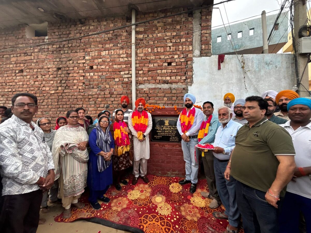 ਵਿਧਾਇਕ ਪਾਹੜਾ ਵੱਲੋਂ ਵਾਰਡ ਨੰਬਰ-3 ਵਿੱਚ ਗਲੀਆਂ, ਸੀਵਰੇਜ ਅਤੇ ਸੜਕ ਉਸਾਰੀ ਦਾ ਉਦਘਾਟਨ