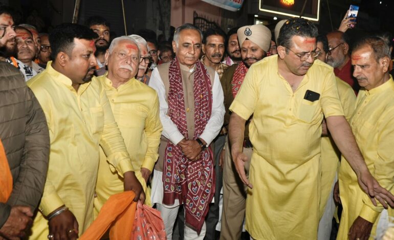 ਸ਼੍ਰੀ ਸਨਾਤਨ ਚੇਤਨਾ ਮੰਚ ਦੇ ਹੋਲੀਕਾ ਦਹਿਨ ਸਮਾਗਮ ਵਿੱਚ ਵੱਡੀ ਗਿਣਤੀ ਵਿੱਚ ਸ਼ਹਿਰ ਨਿਵਾਸੀਆਂ ਨੇ ਕੀਤੀ ਸ਼ਿਰਕਤ