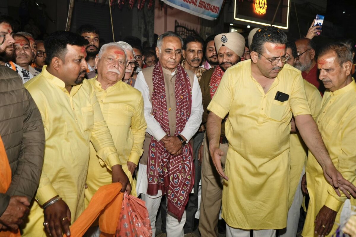 ਸ਼੍ਰੀ ਸਨਾਤਨ ਚੇਤਨਾ ਮੰਚ ਦੇ ਹੋਲੀਕਾ ਦਹਿਨ ਸਮਾਗਮ ਵਿੱਚ ਵੱਡੀ ਗਿਣਤੀ ਵਿੱਚ ਸ਼ਹਿਰ ਨਿਵਾਸੀਆਂ ਨੇ ਕੀਤੀ ਸ਼ਿਰਕਤ