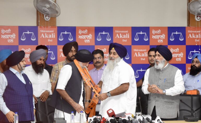ਸਾਬਕਾ ਆਈ.ਏ.ਐੱਸ. ਅਧਿਕਾਰੀ ਕੇ.ਜੇ.ਐੱਸ. ਚੀਮਾ ਅਕਾਲੀ ਦਲ ਵਿੱਚ ਸ਼ਾਮਲ — ਸੁਖਬੀਰ ਬਾਦਲ ਨੇ ਕੀਤਾ ਸੁਆਗਤ