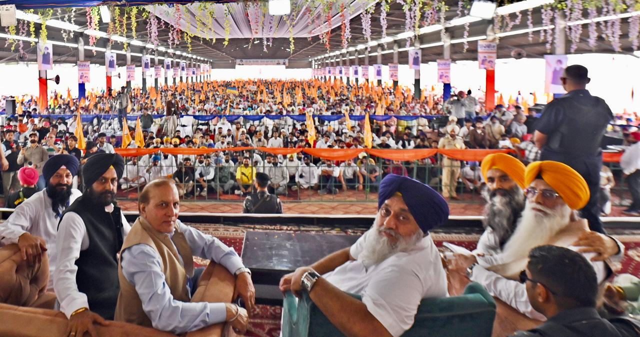 ਅਕਾਲੀ ਦਲ ਨੂੰ ਕਮਜ਼ੋਰ ਕਰਨ ਵਾਸਤੇ 2027 ਵਿਚ ਨਵੀਂ ਸਿਆਸੀ ਧਿਰ ਨੂੰ ਲਿਆਉਣ ਦੇ ਏਜੰਸੀਆਂ ਦੇ ਮਨਸੂਬਿਆਂ ਤੋਂ ਸੁਚੇਤ ਰਹਿਣ ਪੰਜਾਬੀ: ਸੁਖਬੀਰ ਸਿੰਘ ਬਾਦਲ ਨੇ ਕੀਤੀ ਅਪੀਲ