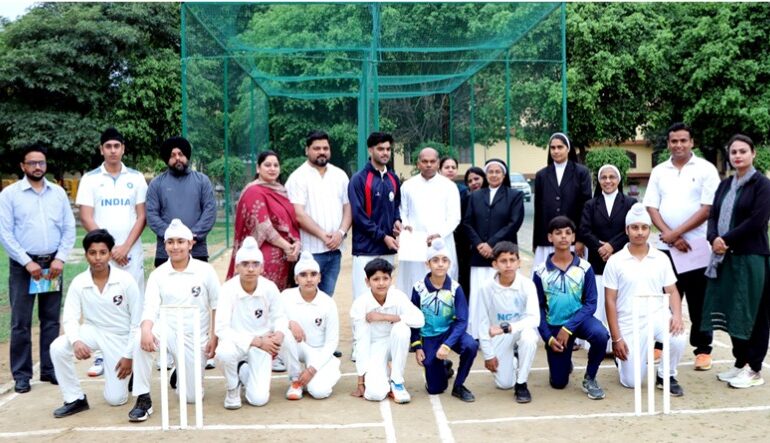 ਲਿਟਲ ਫਲਾਵਰ ਕਾਨਵੈਂਟ ਸਕੂਲ ਗੁਰਦਾਸਪੁਰ ਵਿਖੇ ਕ੍ਰਿਕਟ ਅਕੈਡਮੀ ਦਾ ਸ਼ਾਨਦਾਰ ਉਦਘਾਟਨ