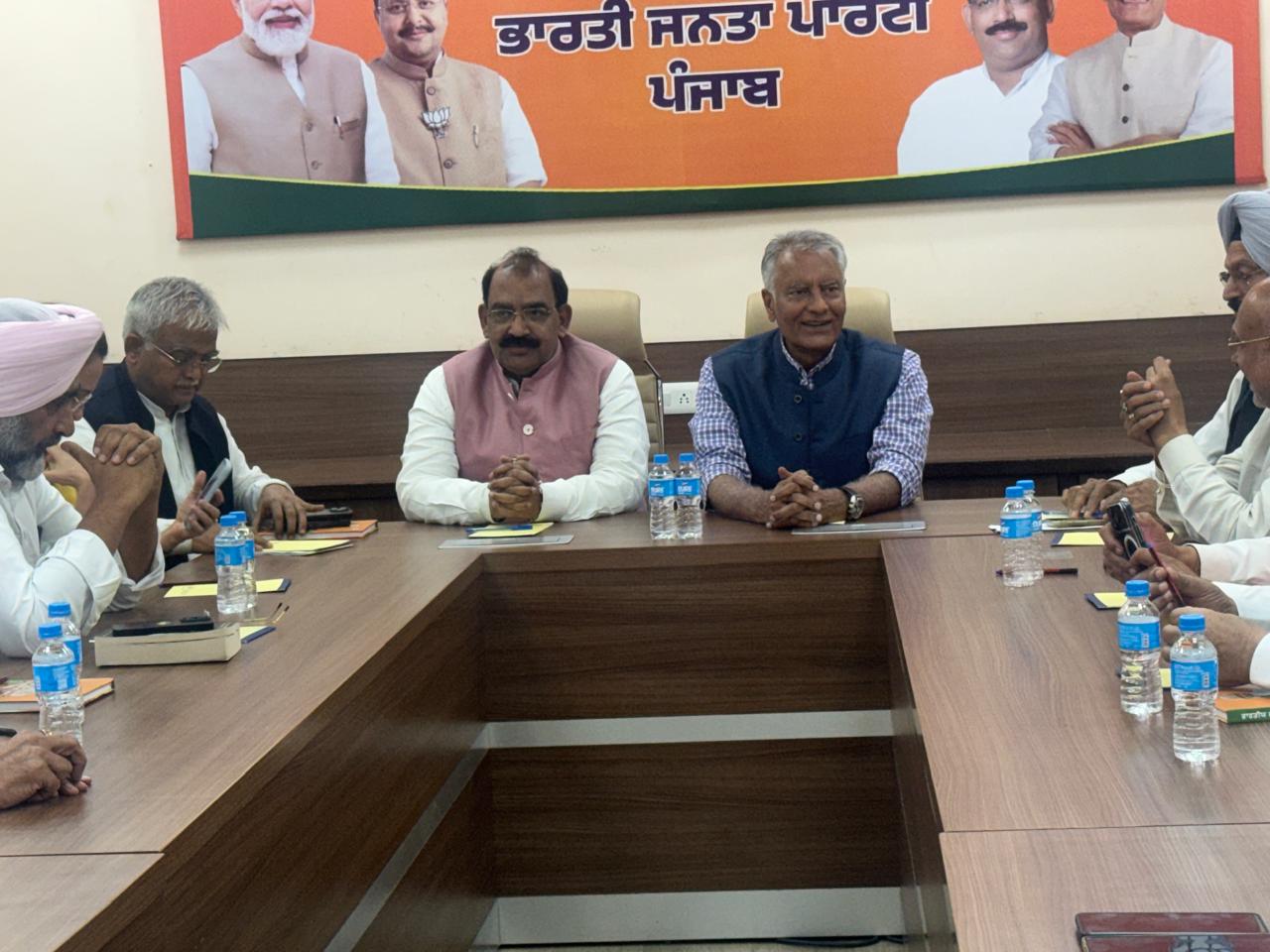 ਪੰਜਾਬ ਭਾਜਪਾ ਨੇ ਖਾੜੀ ਦੇਸ਼ਾਂ ਵਿਚ ਫਸੇ ਪੰਜਾਬੀਆਂ ਲਈ ਹੈਲਪ ਲਾਈਨ ਨੰਬਰ ਜਾਰੀ ਕੀਤਾ