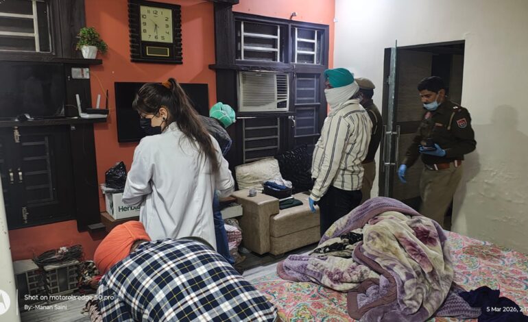 ਸੁਨਿਆਰੇ ਦੇ ਘਰ ਦਿਨ-ਦਿਹਾੜੇ ਕਰੋੜਾ ਦੀ ਲੁੱਟ, ਨਿਹੰਗਾਂ ਦੇ ਬਾਣੇ ਵਿੱਚ ਆਏ ਹਥਿਆਰਬੰਦ ਲੁਟੇਰਿਆਂ ਨੇ ਪਰਿਵਾਰ ਨੂੰ ਬੰਧਕ ਬਣਾ ਕੇ ਦਿੱਤਾ ਵਾਰਦਾਤ ਨੂੰ ਅੰਜਾਮ