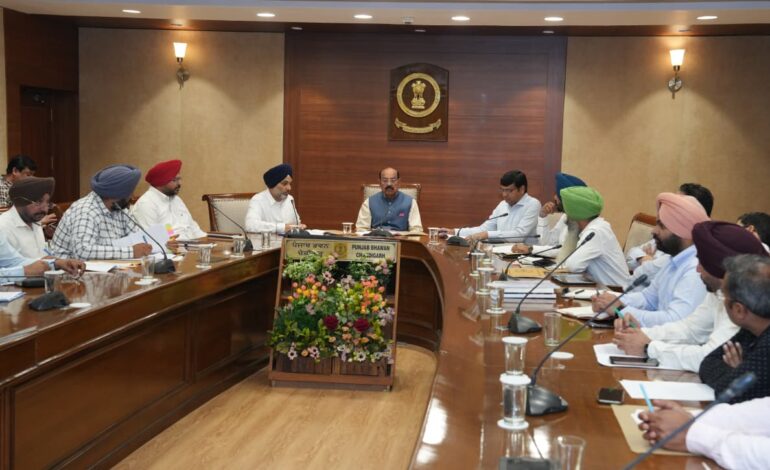 ਮੋਹਿੰਦਰ ਭਗਤ ਵੱਲੋਂ ਬਾਗ਼ਬਾਨੀ ਪ੍ਰੋਜੈਕਟਾਂ ਦੀ ਪ੍ਰਗਤੀ ਸਬੰਧੀ ਅਧਿਕਾਰੀਆਂ ਨਾਲ ਵਿਸ਼ੇਸ਼ ਸਮੀਖਿਆ ਮੀਟਿੰਗ