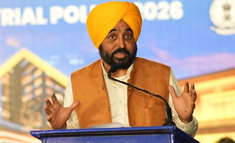 ਪੰਜਾਬ ਦੀਆਂ ਔਰਤਾਂ ਨੂੰ ਹਰੇਕ ਮਹੀਨੇ ਮਿਲਣਗੇ ਇਕ ਹਜ਼ਾਰ ਰੁਪਏ, ਐਲਾਨ ਜਲਦ-ਭਗਵੰਤ ਸਿੰਘ ਮਾਨ