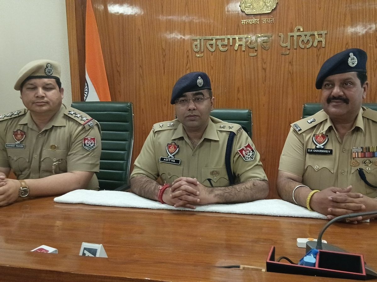 ਗੁਰਦਾਸਪੁਰ ਪੁਲਿਸ ਦਾ ਵੱਡਾ ਐਕਸ਼ਨ: ਸੁਨਿਆਰੇ ਦੇ ਘਰ ਲੁੱਟ ਦੇ 4 ਦੋਸ਼ੀ ਕਾਬੂ, 1.85 ਕਰੋੜ ਦੀ ਕੀਤੀ ਬ੍ਰਾਮਦਗੀ