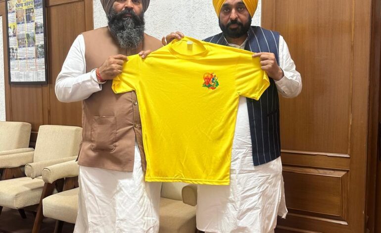 ਮੁੱਖ ਮੰਤਰੀ ਭਗਵੰਤ ਸਿੰਘ ਮਾਨ ਵੱਲੋਂ ਸ਼ਹੀਦ-ਏ-ਆਜ਼ਮ ਭਗਤ ਸਿੰਘ ਨੈਸ਼ਨਲ ਮੈਰਾਥਨ ਦੀ ਟੀ-ਸ਼ਰਟ ਜਾਰੀ