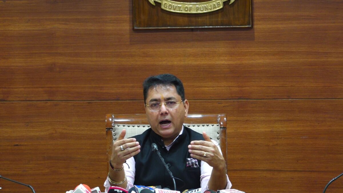 ਅਮਨ ਅਰੋੜਾ ਨੇ ਮੋਗਾ ਰੈਲੀ ਤੋਂ ਪਹਿਲਾਂ ਫੰਡਾਂ, ਕਿਸਾਨਾਂ, ਉਦਯੋਗਾਂ ਅਤੇ ਨਸ਼ਿਆਂ ਬਾਰੇ ਅਮਿਤ ਸ਼ਾਹ ਨੂੰ ਪੁੱਛੇ ਅੱਠ ਸਵਾਲ, ਪੰਜਾਬ ਨੂੰ ਜਵਾਬ ਚਾਹੀਦੇ ਹਨ, ‘ਜੁਮਲੇ’ ਨਹੀਂ