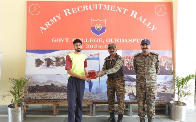 ਉਮੀਦਵਾਰ ਵੰਸ਼ਦੀਪ ਸੈਣੀ ਨੇ 1.6ਕਿਲੋਮੀਟਰ ਦੌੜ ਸਿਰਫ 4ਮਿੰਟ 50ਸਕਿੰਟ ਵਿੱਚ ਪੂਰੀ ਕੀਤੀ