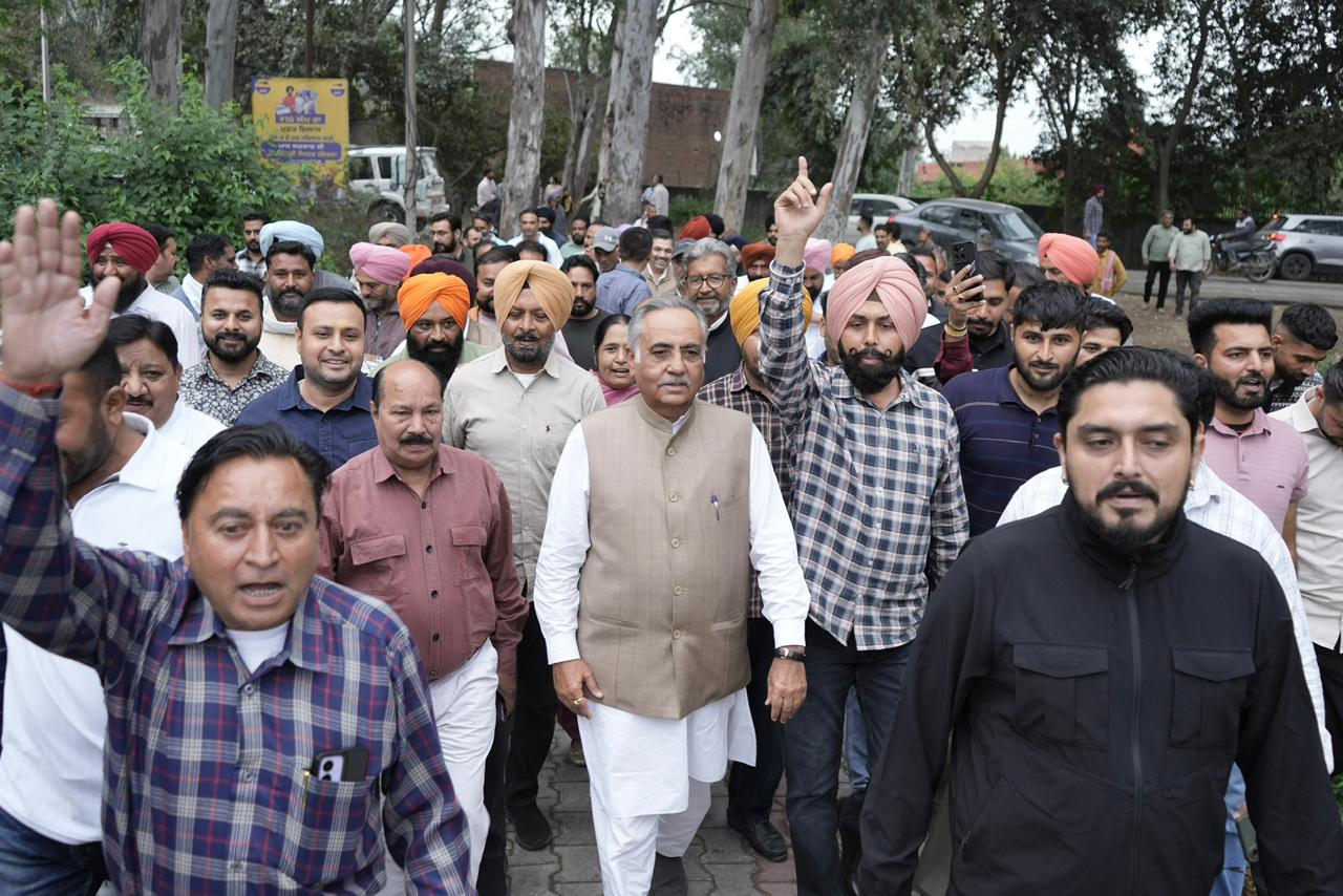 ਰਮਨ ਬਹਿਲ ਨੇ ਆਈ.ਟੀ.ਆਈ ਗੁਰਦਾਸਪੁਰ ਕਾਲੋਨੀ ਵਿਖੇ 9 ਕਰੋੜ 50 ਲੱਖ ਰੁਪਏ ਦੀ ਲਾਗਤ ਨਾਲ ਨਵਾਂ ਸੀਵਰੇਜ਼ ਪਾਉਣ ਦਾ ਕੰਮ ਸ਼ੁਰੂ ਕਰਵਾਇਆ