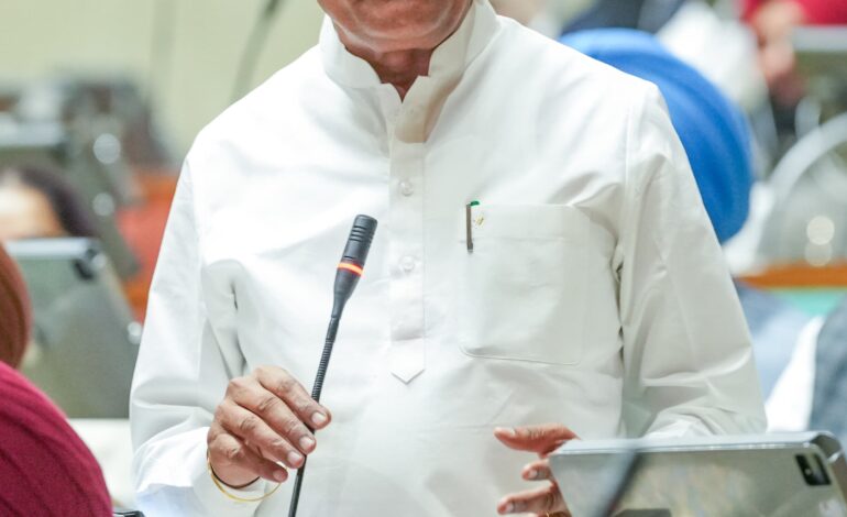 ਖਣਨ ਮੰਤਰੀ ਬਰਿੰਦਰ ਕੁਮਾਰ ਗੋਇਲ ਨੇ ਵਿਰੋਧੀ ਧਿਰ ਦੇ ਆਗੂ ਨੂੰ ਕਰੜੇ ਹੱਥੀਂ ਲਿਆ