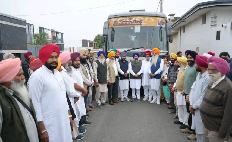 ਐਡਵੋਕੇਟ ਜਗਰੂਪ ਸਿੰਘ ਸੇਖਵਾਂ ਨੇ ‘ਮੁੱਖ ਮੰਤਰੀ ਤੀਰਥ ਯਾਤਰਾ’ ਨੂੰ ਹਰੀ ਝੰਡੀ ਦੇ ਕੇ ਕੀਤਾ ਰਵਾਨਾ