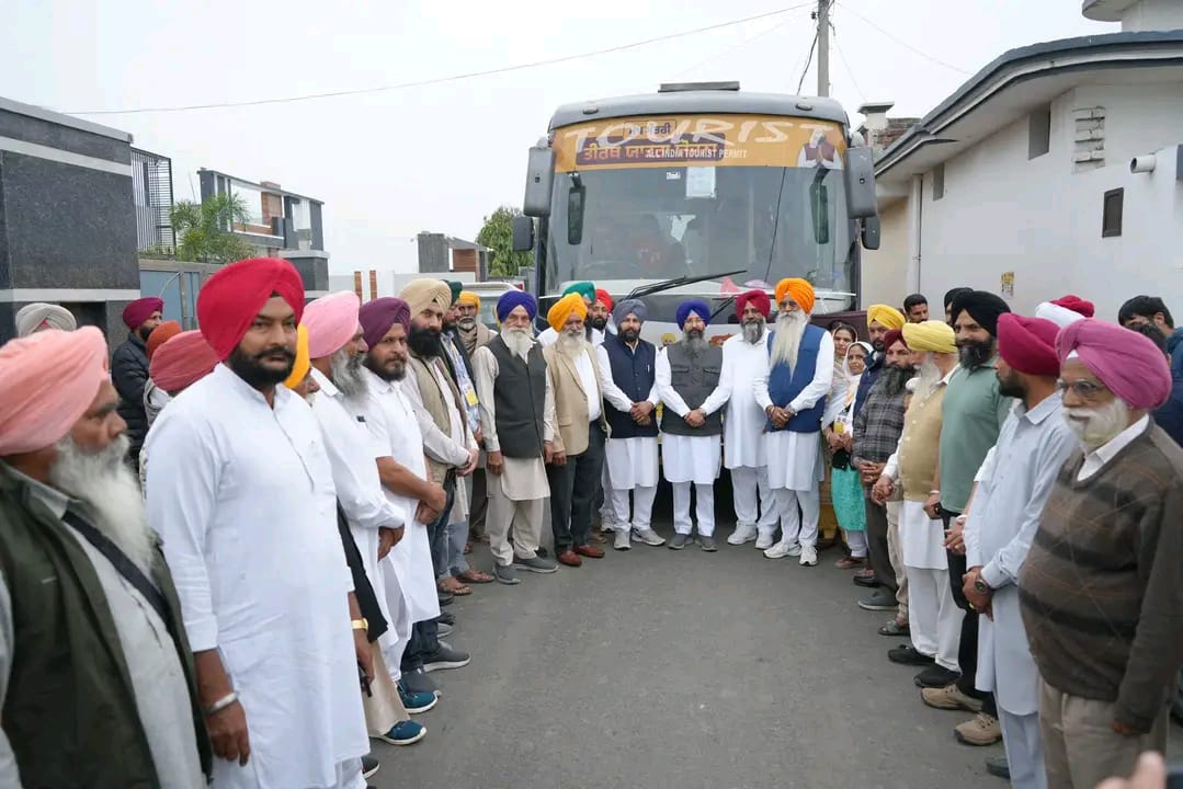 ਐਡਵੋਕੇਟ ਜਗਰੂਪ ਸਿੰਘ ਸੇਖਵਾਂ ਨੇ ‘ਮੁੱਖ ਮੰਤਰੀ ਤੀਰਥ ਯਾਤਰਾ’ ਨੂੰ ਹਰੀ ਝੰਡੀ ਦੇ ਕੇ ਕੀਤਾ ਰਵਾਨਾ