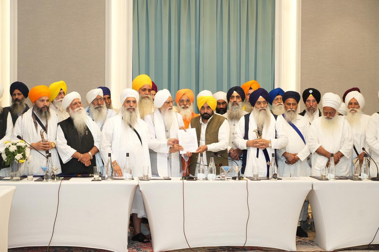 ਭਗਵੰਤ ਸਿੰਘ ਮਾਨ ਸਰਕਾਰ ‘ਬੇਅਦਬੀ’ ਦੇ ਮਾਮਲੇ ’ਤੇ ਕੋਈ ਲਿਹਾਜ਼ ਨਹੀਂ ਕਰੇਗੀ, ‘ਆਪ’ ਸਰਕਾਰ 13 ਅਪ੍ਰੈਲ ਨੂੰ ਵਿਧਾਨ ਸਭਾ ਦੇ ਵਿਸ਼ੇਸ਼ ਇਜਲਾਸ ਵਿੱਚ ਸਖਤ ਸਜ਼ਾਵਾਂ ਲਈ ਬੇਅਦਬੀ ਵਿਰੋਧੀ ਕਾਨੂੰਨ ਵਿੱਚ ਸੋਧ ਕਰੇਗੀ