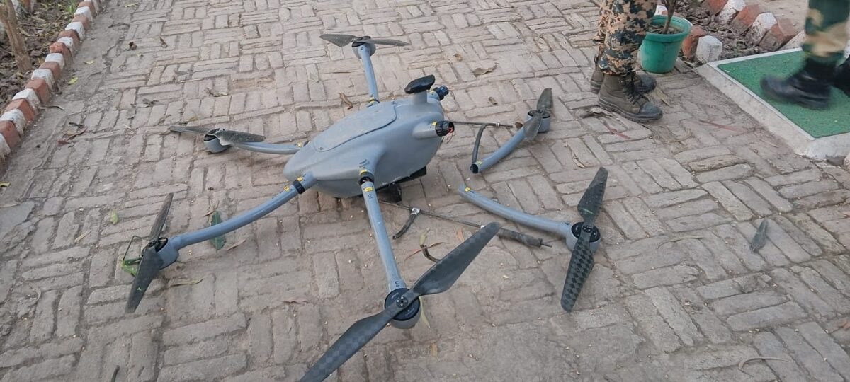 ਪੰਜਾਬ ਪੁਲਿਸ ਨੇ ਬੀ.ਐਸ.ਐਫ. ਨਾਲ ਸਾਂਝੇ ਆਪ੍ਰੇਸ਼ਨ ਵਿੱਚ ਸਰਹੱਦ ਪਾਰੋਂ ਚੱਲ ਰਹੇ ਤਸਕਰੀ ਮਾਡਿਊਲ ਦਾ ਕੀਤਾ ਪਰਦਾਫਾਸ਼ ; 24.5 ਕਿਲੋ ਹੈਰੋਇਨ, 21 ਲੱਖ ਰੁਪਏ ਦੀ ਡਰੱਗ ਮਨੀ ਅਤੇ ਮਲਟੀ-ਕਾਪਰ ਡਰੋਨ ਸਮੇਤ ਤਿੰਨ ਕਾਬੂ