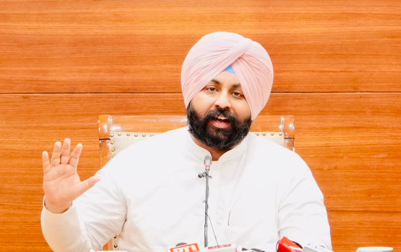 ਭਗਵੰਤ ਮਾਨ ਸਰਕਾਰ ਨੰਗਲ ’ਚ 800 ਏਕੜ ਤੋਂ ਵੱਧ ਸਰਪਲੱਸ ਜ਼ਮੀਨ ਦੇ ਮਾਲਕੀ ਹੱਕ ਵਸਨੀਕਾਂ ਨੂੰ ਦੇਵੇਗੀ: ਹਰਜੋਤ ਸਿੰਘ ਬੈਂਸ