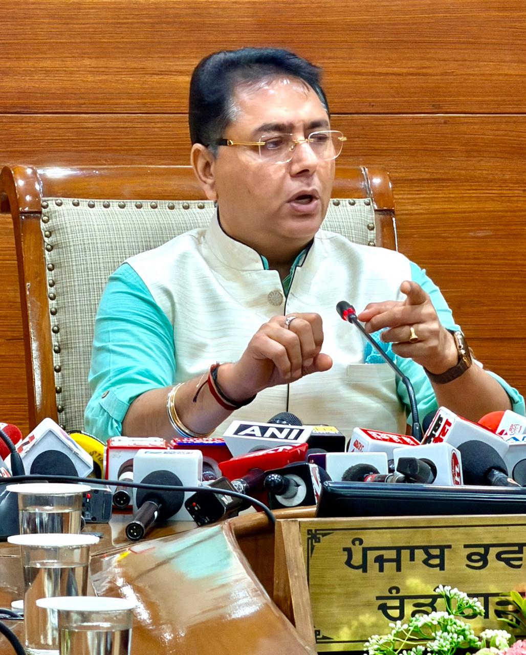 10ਦਿਨਾਂ ਵਿੱਚ 16,000ਜਨ ਸਭਾਵਾਂ, ‘ਆਪ’ ਭਗਵੰਤ ਮਾਨ ਸਰਕਾਰ ਦਾ 4ਸਾਲਾਂ ਦਾ ਰਿਪੋਰਟ ਕਾਰਡ ਪੰਜਾਬ ਦੇ ਹਰ ਪਿੰਡ, ਗਲੀ ਅਤੇ ਘਰ-ਘਰ ਲੈ ਕੇ ਜਾਵੇਗੀ: ਅਮਨ ਅਰੋੜਾ