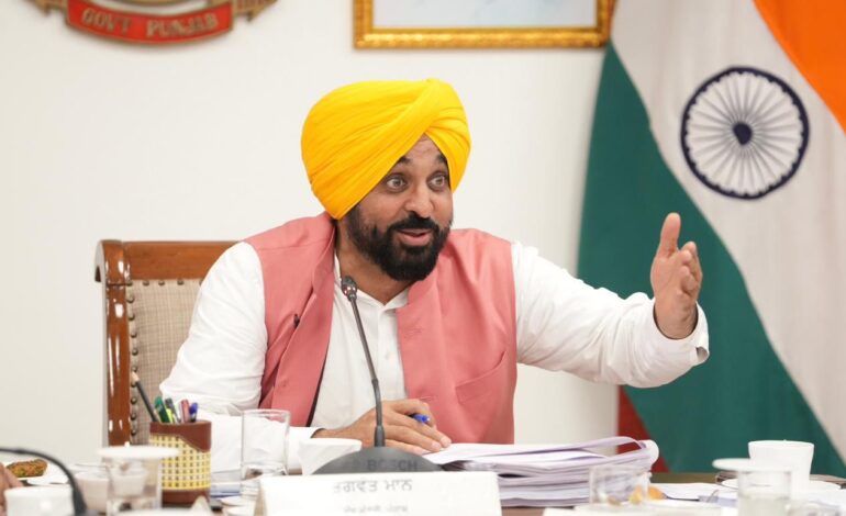 ਮੁੱਖ ਮੰਤਰੀ ਭਗਵੰਤ ਸਿੰਘ ਮਾਨ ਦੀ ਅਗਵਾਈ ਹੇਠ ਵਜ਼ਾਰਤ ਵੱਲੋਂ ‘ਮੁੱਖ ਮੰਤਰੀ ਮਾਵਾਂ ਧੀਆਂ ਸਤਿਕਾਰ ਯੋਜਨਾ’ ਸ਼ੁਰੂ ਕਰਨ ਲਈ ਹਰੀ ਝੰਡੀ; 97 ਫੀਸਦ ਤੋਂ ਵੱਧ ਔਰਤਾਂ ਨੂੰ ਹਰੇਕ ਮਹੀਨੇ 1000–1500 ਰੁਪਏ ਸਨਮਾਨ ਰਾਸ਼ੀ ਮਿਲੇਗੀ