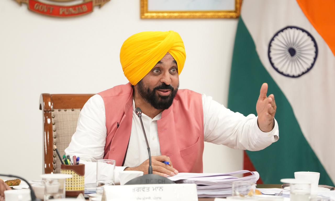 ਮੁੱਖ ਮੰਤਰੀ ਭਗਵੰਤ ਸਿੰਘ ਮਾਨ ਦੀ ਅਗਵਾਈ ਹੇਠ ਵਜ਼ਾਰਤ ਵੱਲੋਂ ‘ਮੁੱਖ ਮੰਤਰੀ ਮਾਵਾਂ ਧੀਆਂ ਸਤਿਕਾਰ ਯੋਜਨਾ’ ਸ਼ੁਰੂ ਕਰਨ ਲਈ ਹਰੀ ਝੰਡੀ; 97 ਫੀਸਦ ਤੋਂ ਵੱਧ ਔਰਤਾਂ ਨੂੰ ਹਰੇਕ ਮਹੀਨੇ 1000–1500 ਰੁਪਏ ਸਨਮਾਨ ਰਾਸ਼ੀ ਮਿਲੇਗੀ