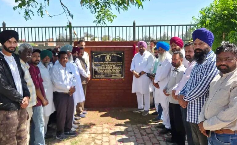 ਵਿਧਾਇਕ ਗੁਰਦੀਪ ਸਿੰਘ ਰੰਧਾਵਾ ਨੇ 3 ਕਰੋੜ ਰੁਪਏ ਦੀ ਲਾਗਤ ਨਾਲ ਅੰਮ੍ਰਿਤਸਰ-ਅਜਨਾਲਾ-ਡੇਰਾ ਬਾਬਾ ਨਾਨਕ ਰੋਡ ਦੀ ਅਪਗ੍ਰੇਡੇਸ਼ਨ ਦਾ ਨੀਂਹ ਪੱਥਰ ਰੱਖਿਆ