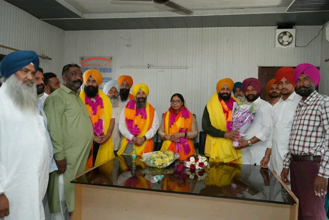 ਐਡਵੋਕੇਟ ਜਗਰੂਪ ਸਿੰਘ ਸੇਖਵਾਂ ਦੀ ਮੌਜੂਦਗੀ ਵਿੱਚ ਧਾਰੀਵਾਲ ਬਲਾਕ ਸੰਮਤੀ ਦੀ ਨਵ-ਨਿਯੁਕਤ ਚੇਅਰਪਰਸਨ ਸ੍ਰੀਮਤੀ ਸ਼ਰਨਜੀਤ ਕੌਰ ਅਤੇ ਗੁਰਦੀਪ ਸਿੰਘ ਸੰਧੂ ਨੇ ਵਾਈਸ ਚੇਅਰਮੈਨ ਦਾ ਅਹੁਦਾ ਸੰਭਾਲਿਆ