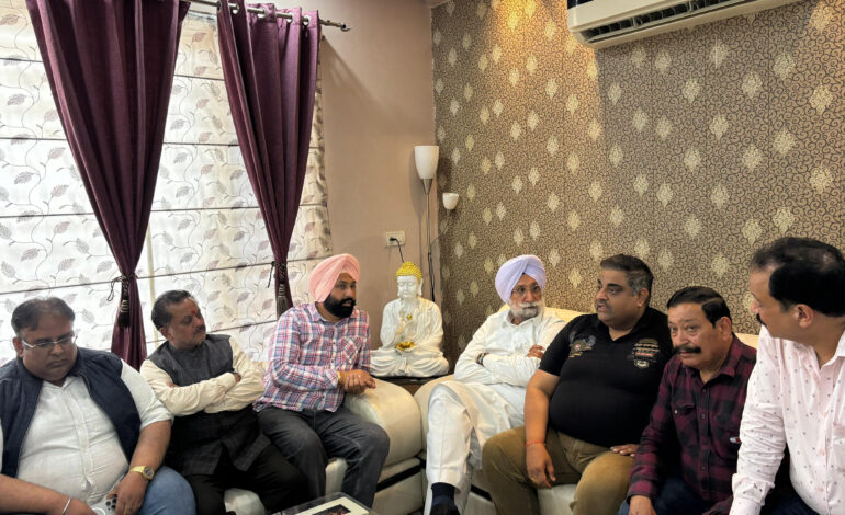 ਲੋਕ ਪਹਿਲਾਂ ਬਾਹਰੋਂ ਭੱਜ ਕੇ ਘਰ ਆਉਂਦੇ ਸਨ, ਪਰ ਹੁਣ ਘਰ ਤੋਂ ਕਿੱਥੇ ਜਾਣ-ਸਾਂਸਦ ਰੰਧਾਵਾ