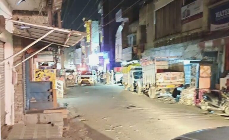 ਗੁਰਦਾਸਪੁਰ: ਗੀਤਾ ਭਵਨ ਰੋਡ ‘ਤੇ ਸ਼ੱਕੀ ਵਿਸਫੋਟਕ ਮਿਲਣ ਨਾਲ ਹੜਕੰਪ, ਜਾਂਚ ਜਾਰੀ